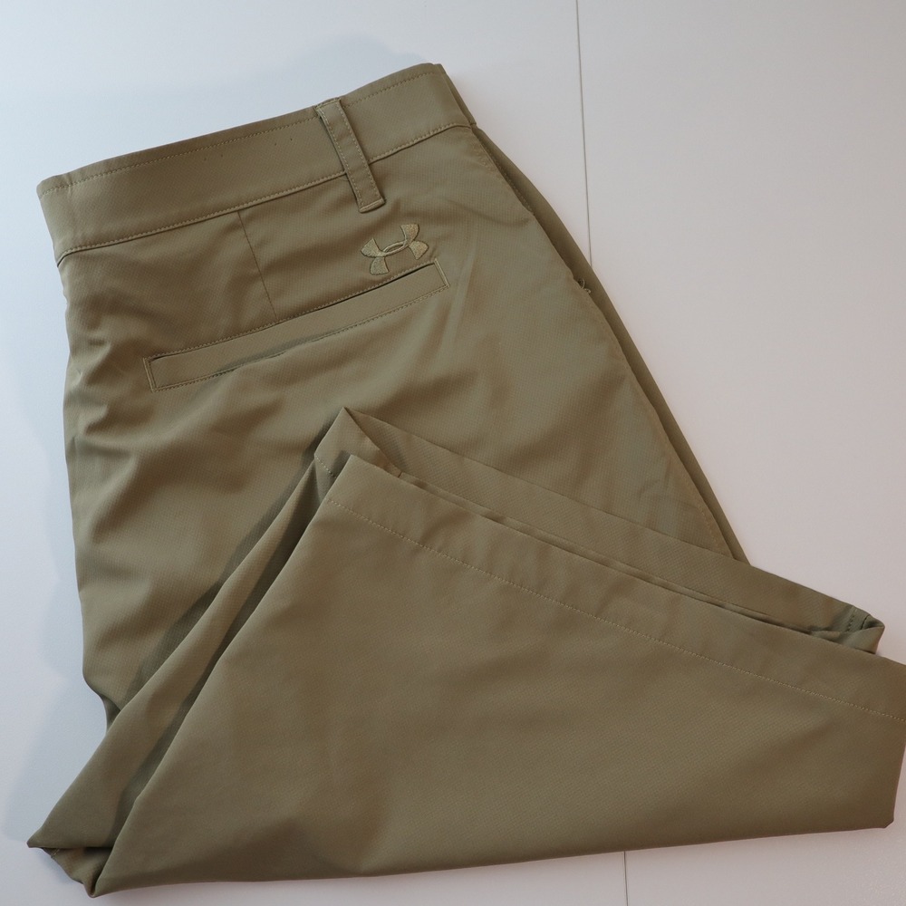 Under Armour Mens HeatGear Golf Shorts Tan Khaki Loose Fit Size 38